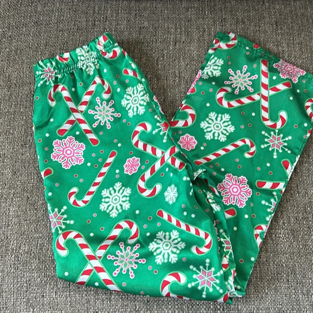 Justice Girls Holiday Green Red Candy Cane Silky pajama Pants and Top Size 6 / 7